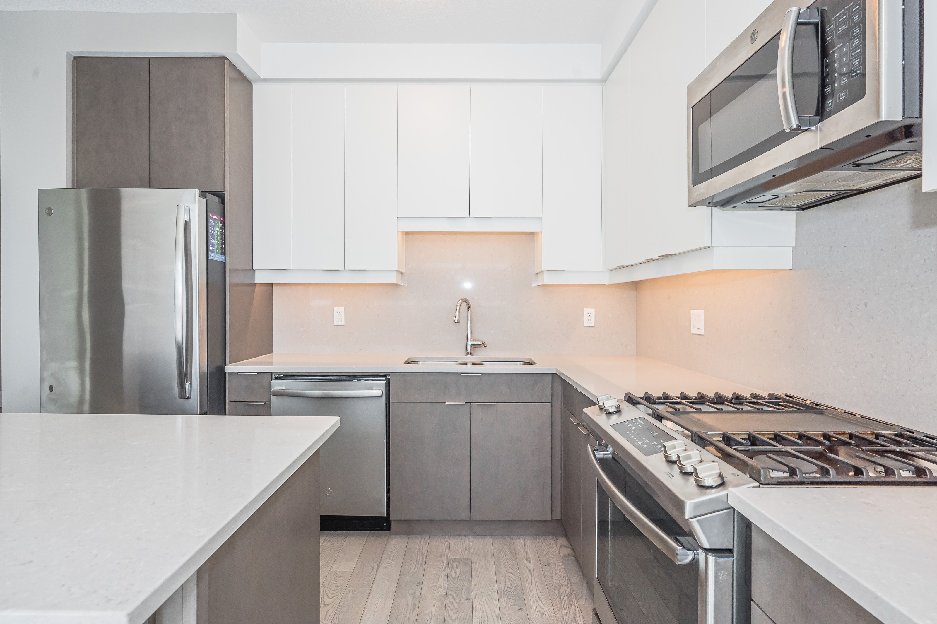 63 Arthur Street S 801