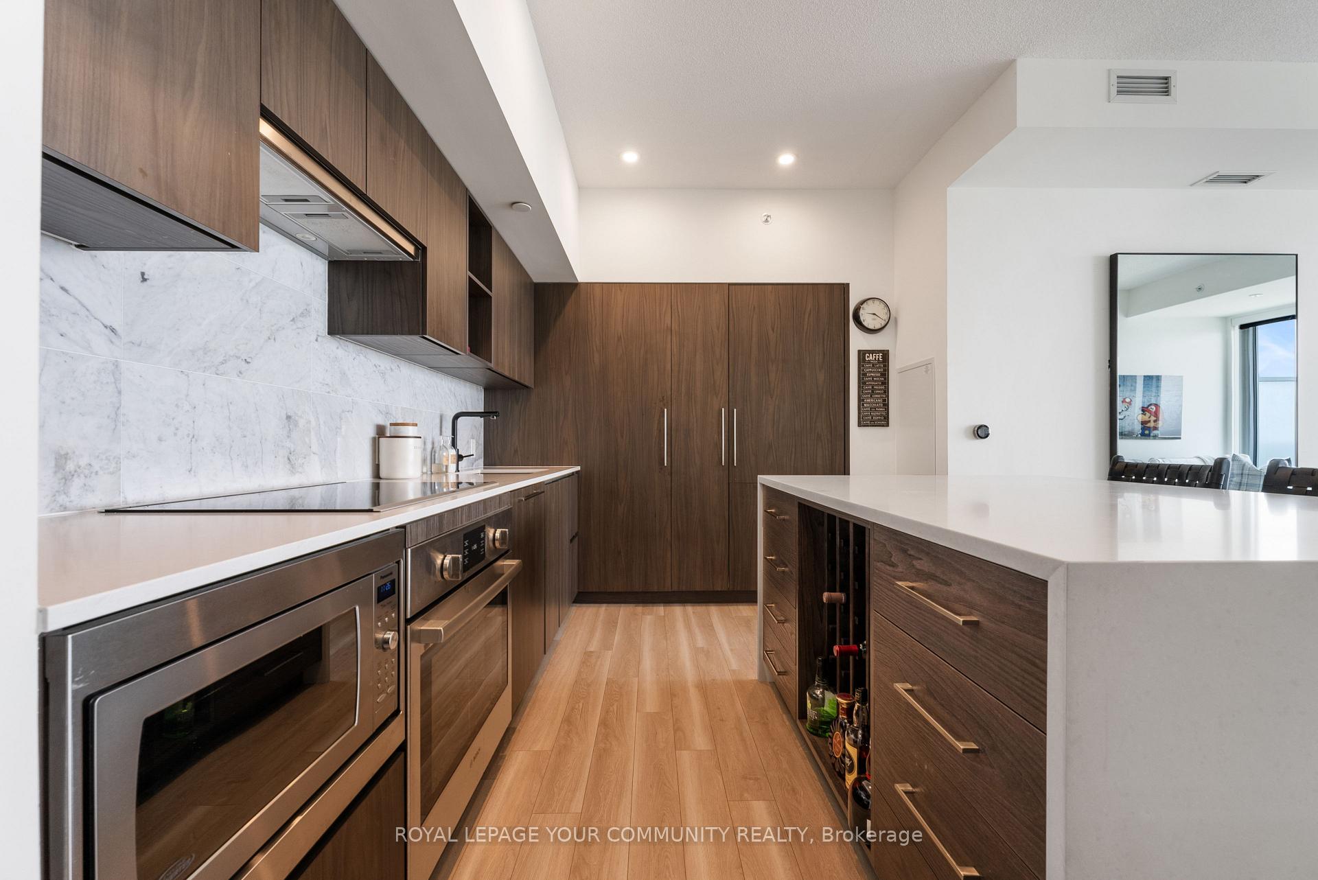 3 Bedrooms Condo at 17 Bathurst, Toronto For sale
