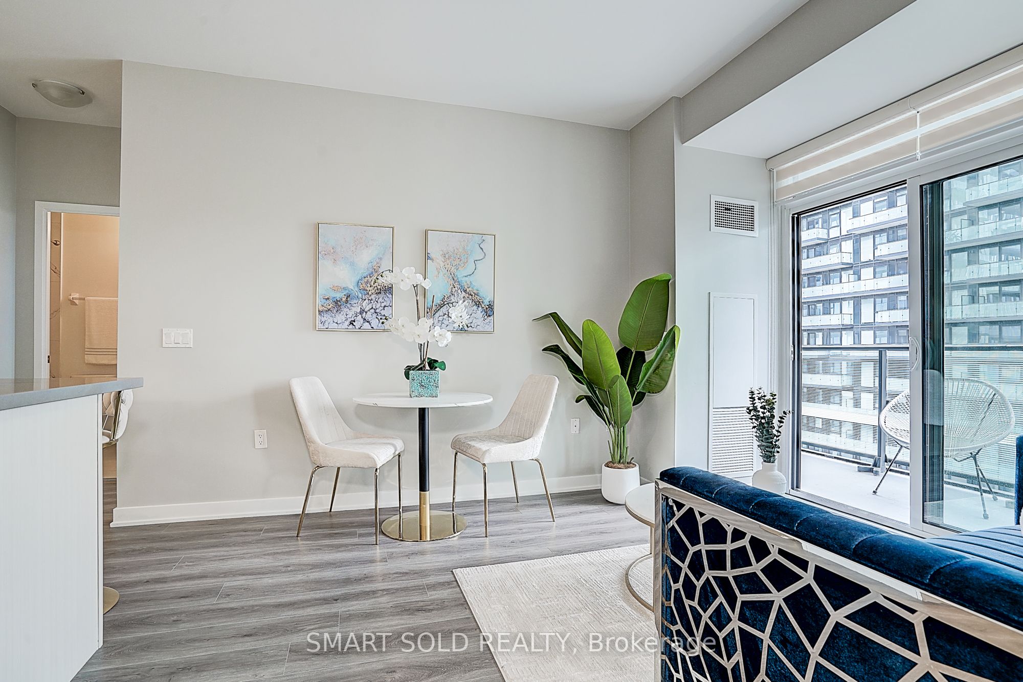 75 Oneida Crescent, #1511