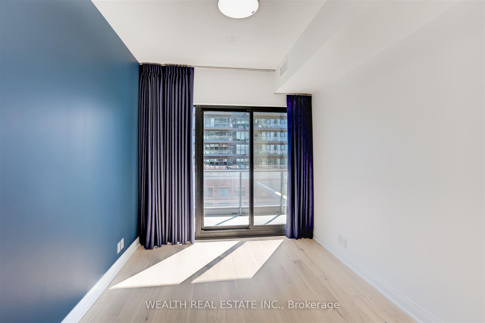 2 Bedrooms Condo at 33 Frederick Todd,  Toronto For sale