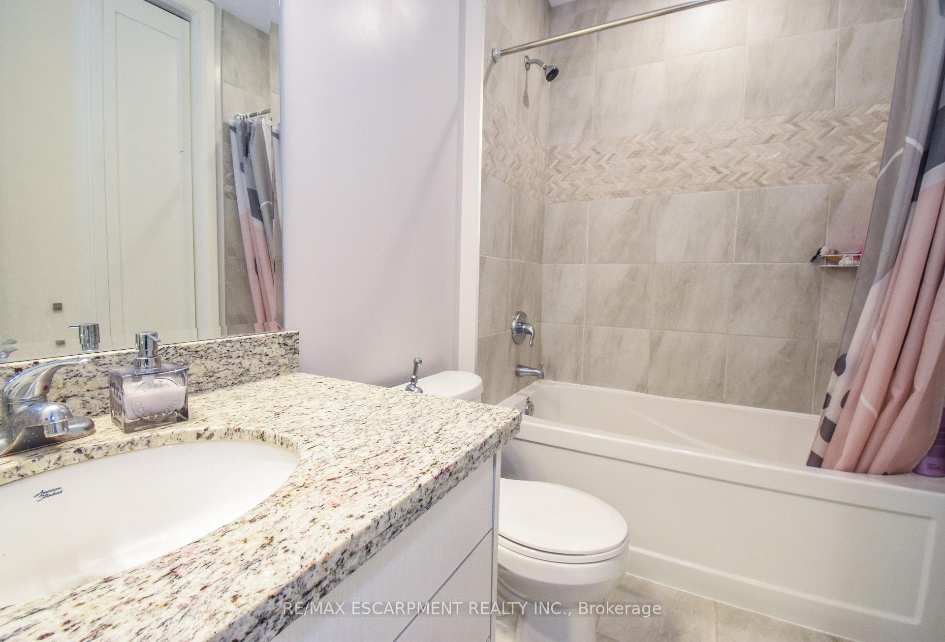 1 Bedroom Condo at 118 King,  Hamilton For sale