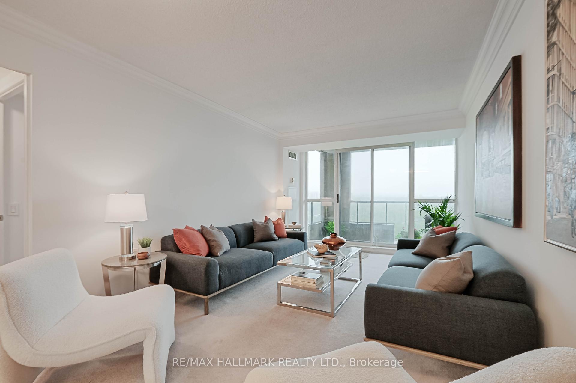 2 Bedrooms Condo at 388 Bloor, Toronto For sale