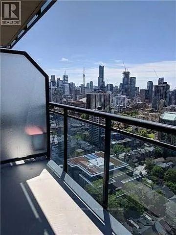2 Bedrooms Condo at 28 Linden, Toronto For sale