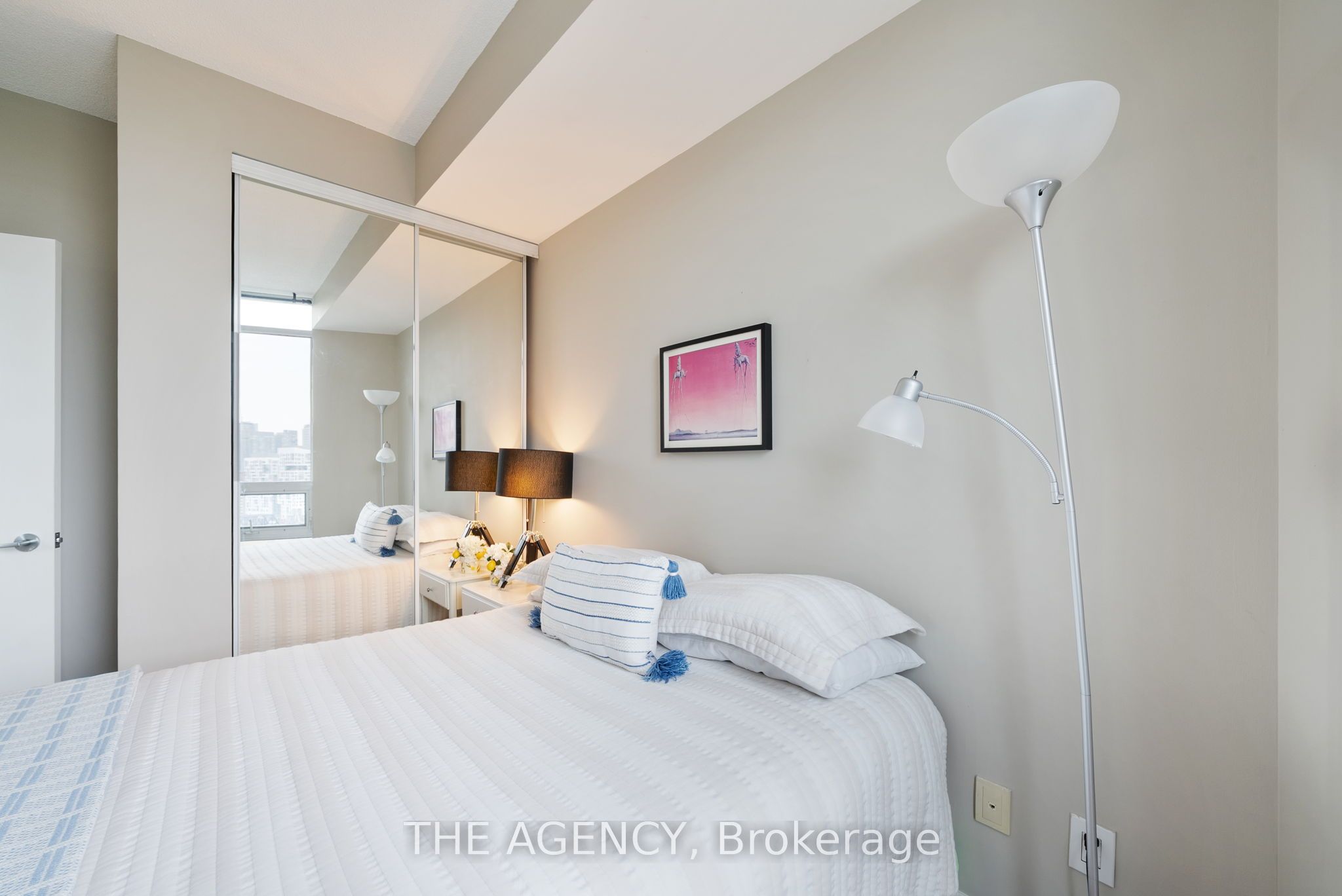 #2011 - 231 Fort York Boulevard, Toronto, ON M5V 1B2