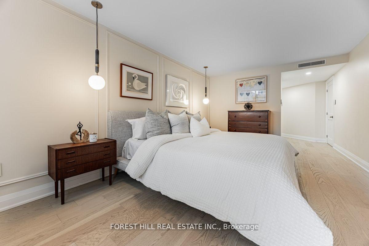 3 Bedrooms Condo at 900 Yonge, Toronto For sale