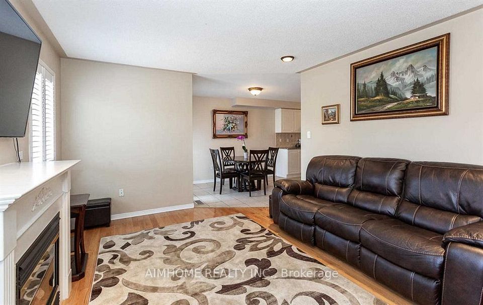 34 Raymond Bartlett Avenue, Markham, ON L3R 5H7
