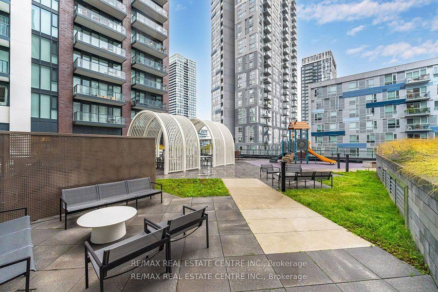 2 Bedrooms Condo at 130 River, Toronto For sale