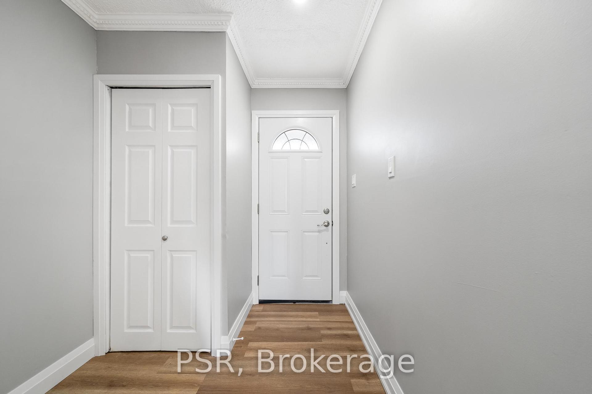 3 Bedrooms Condo at 10 Angus, Hamilton For sale