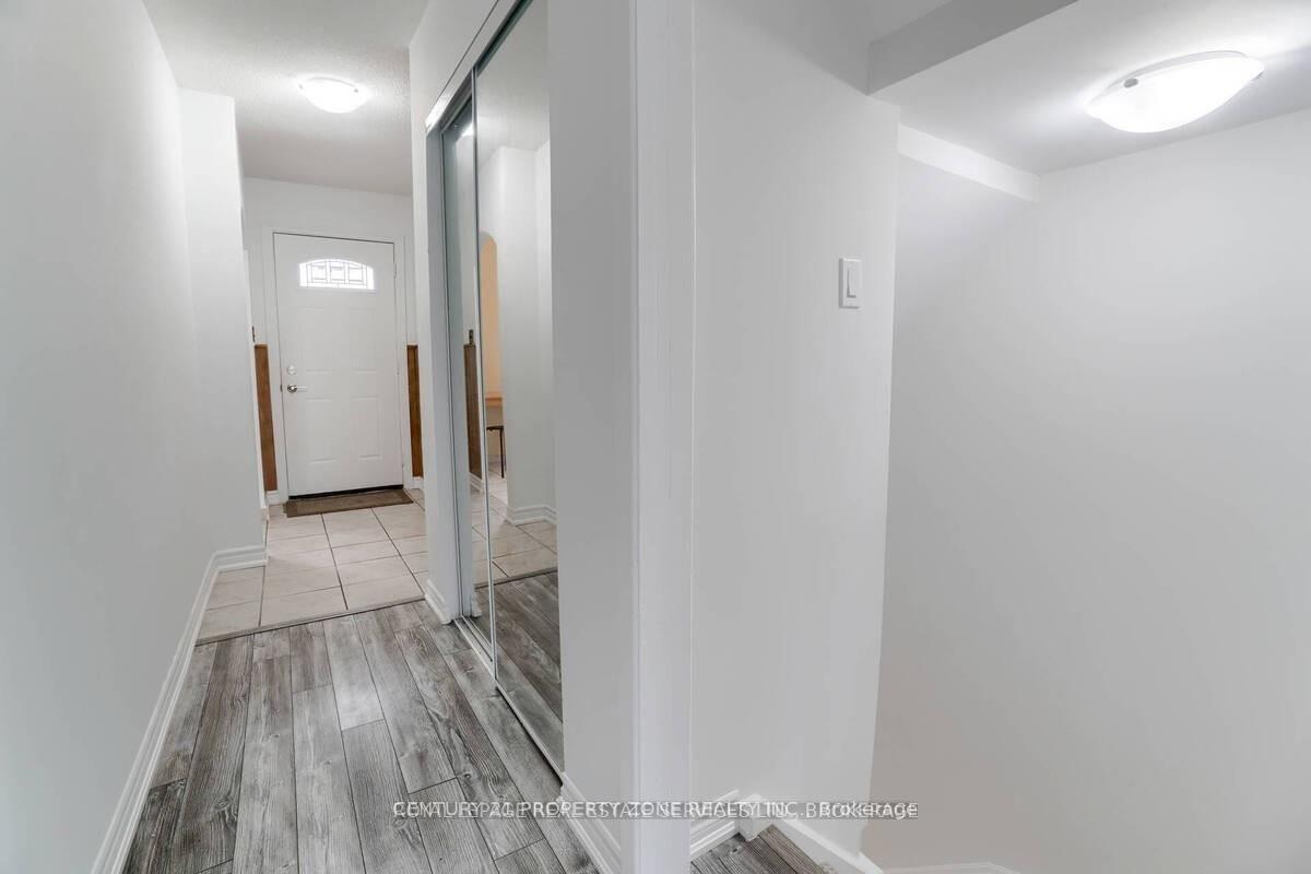 4 Bedrooms Condo at 3175 Kirwin, Mississauga For sale
