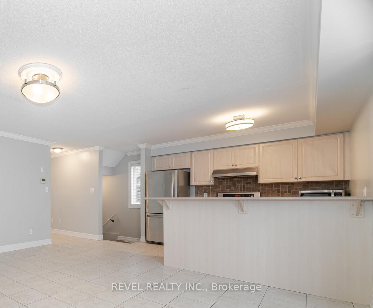 2 Bedrooms Condo at 1489 Heritage, Oakville For sale