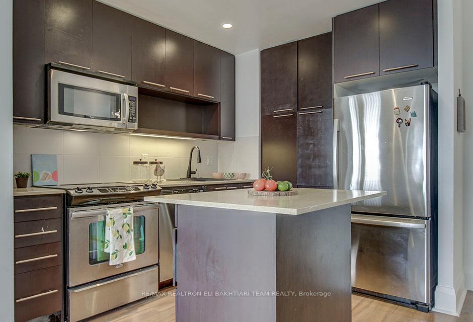 2 Bedrooms Condo at 100 Harrison Garden,  Toronto For sale