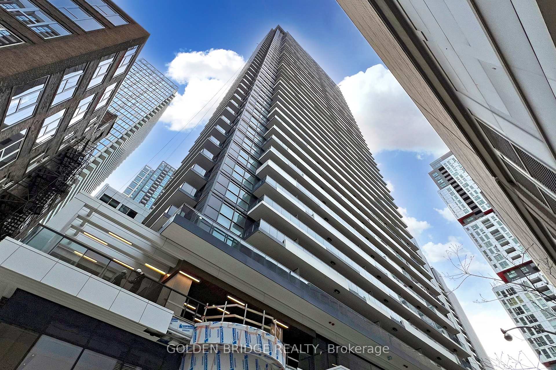 3 Bedrooms Condo at 38 Widmer, Toronto For sale