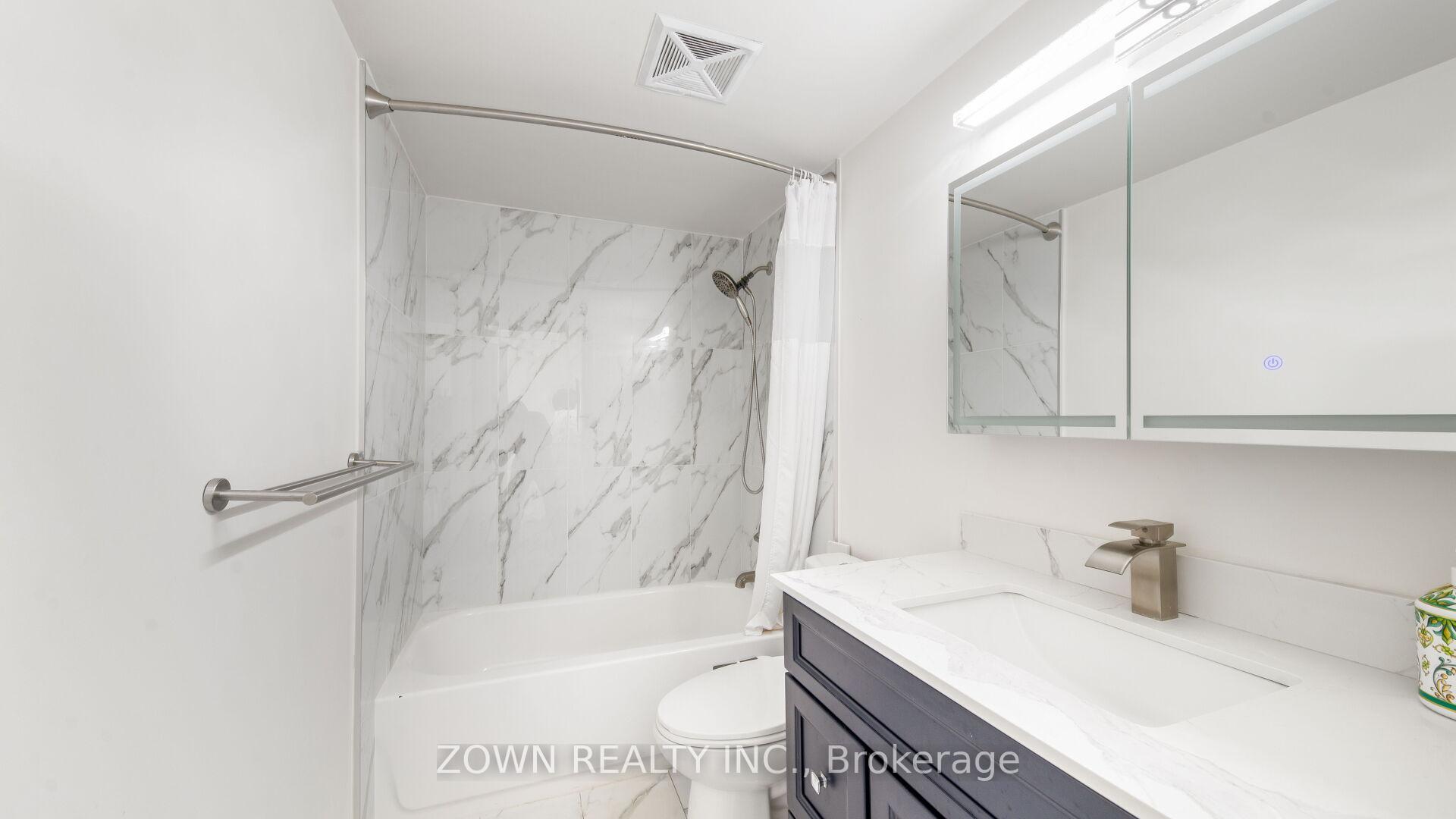 3 Bedrooms Condo at 15 Maplewood, Toronto For sale