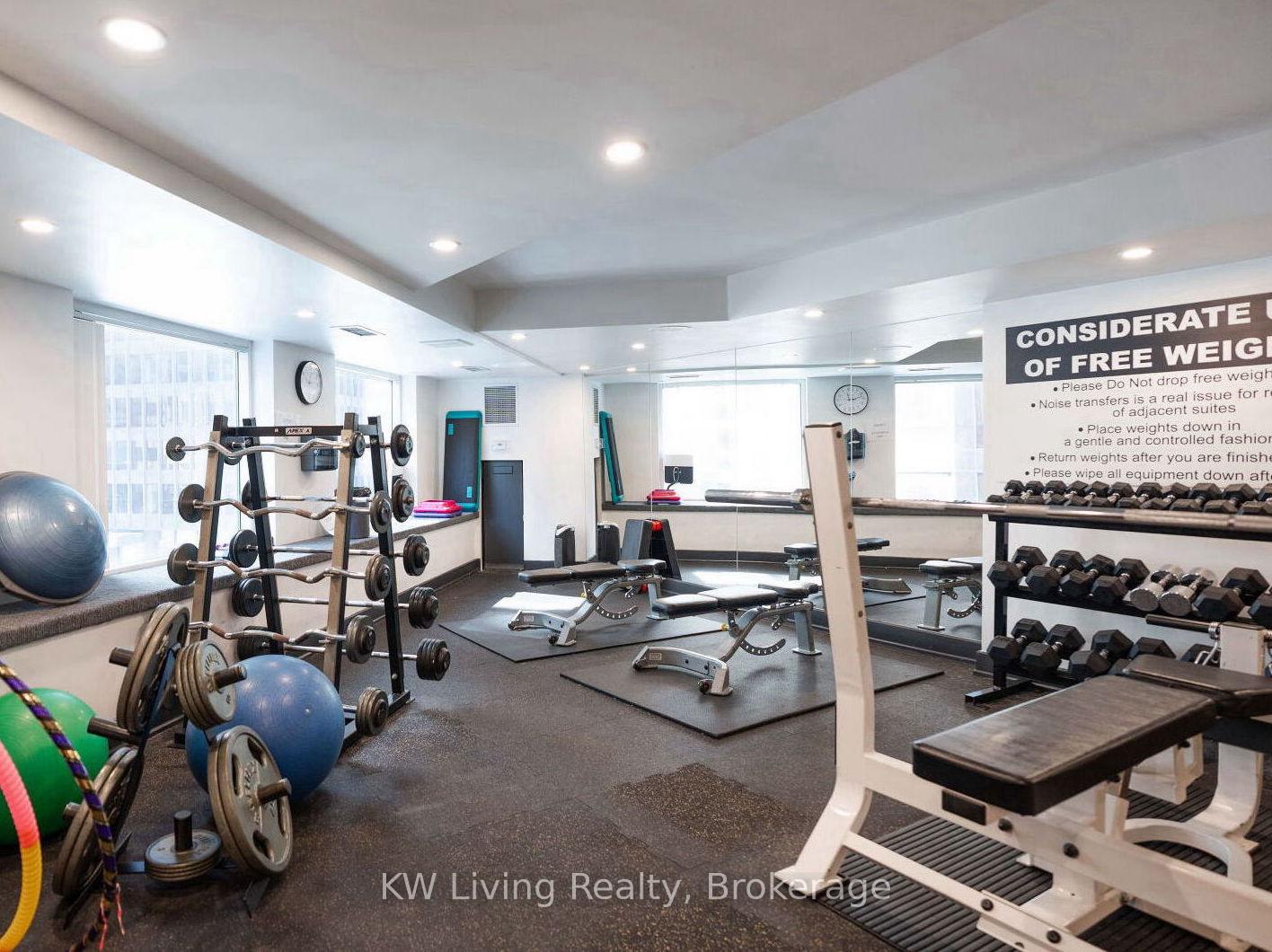 2 Bedrooms Condo at 33 University,  Toronto For sale