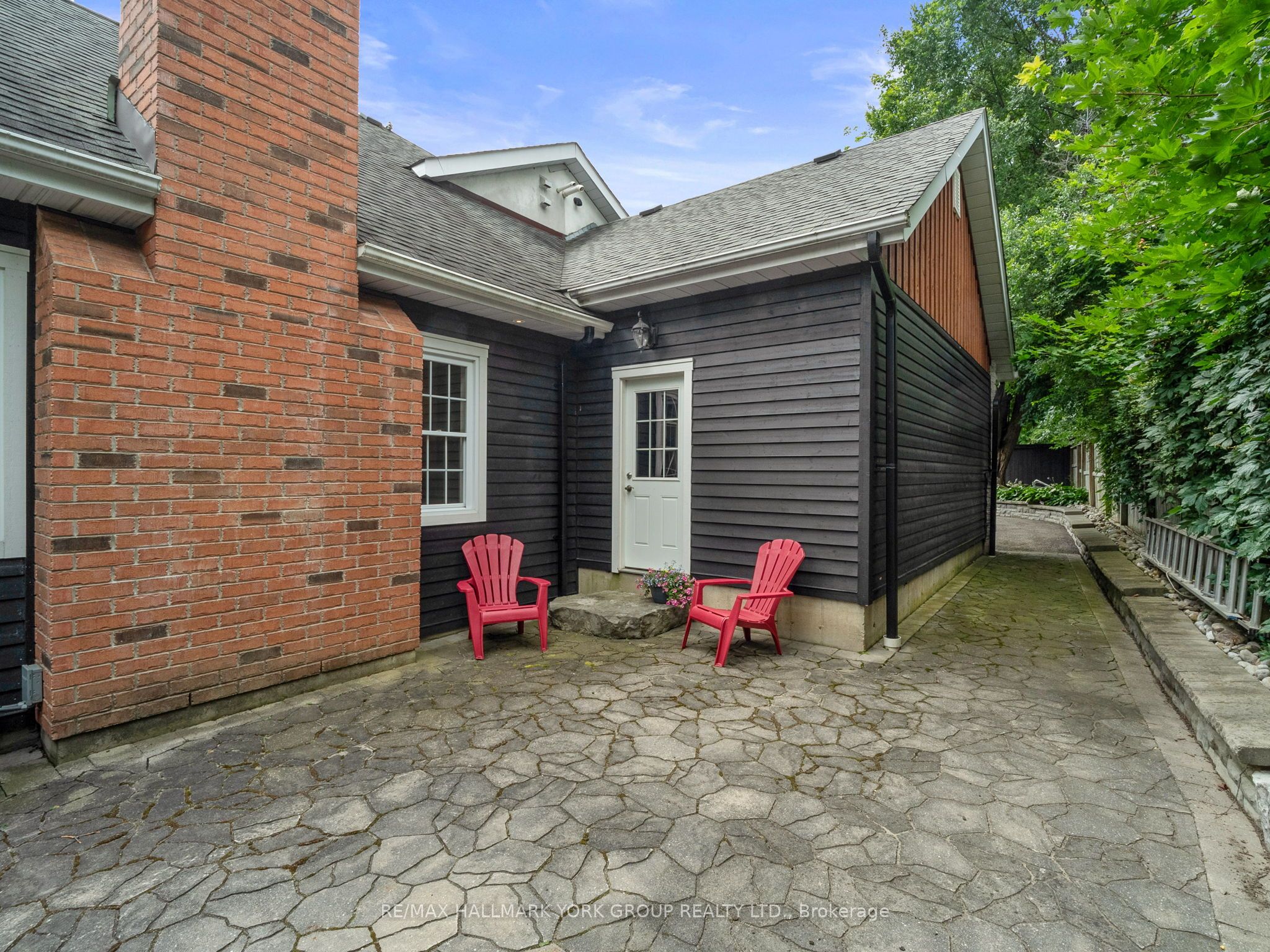 105 Duckworth Street
