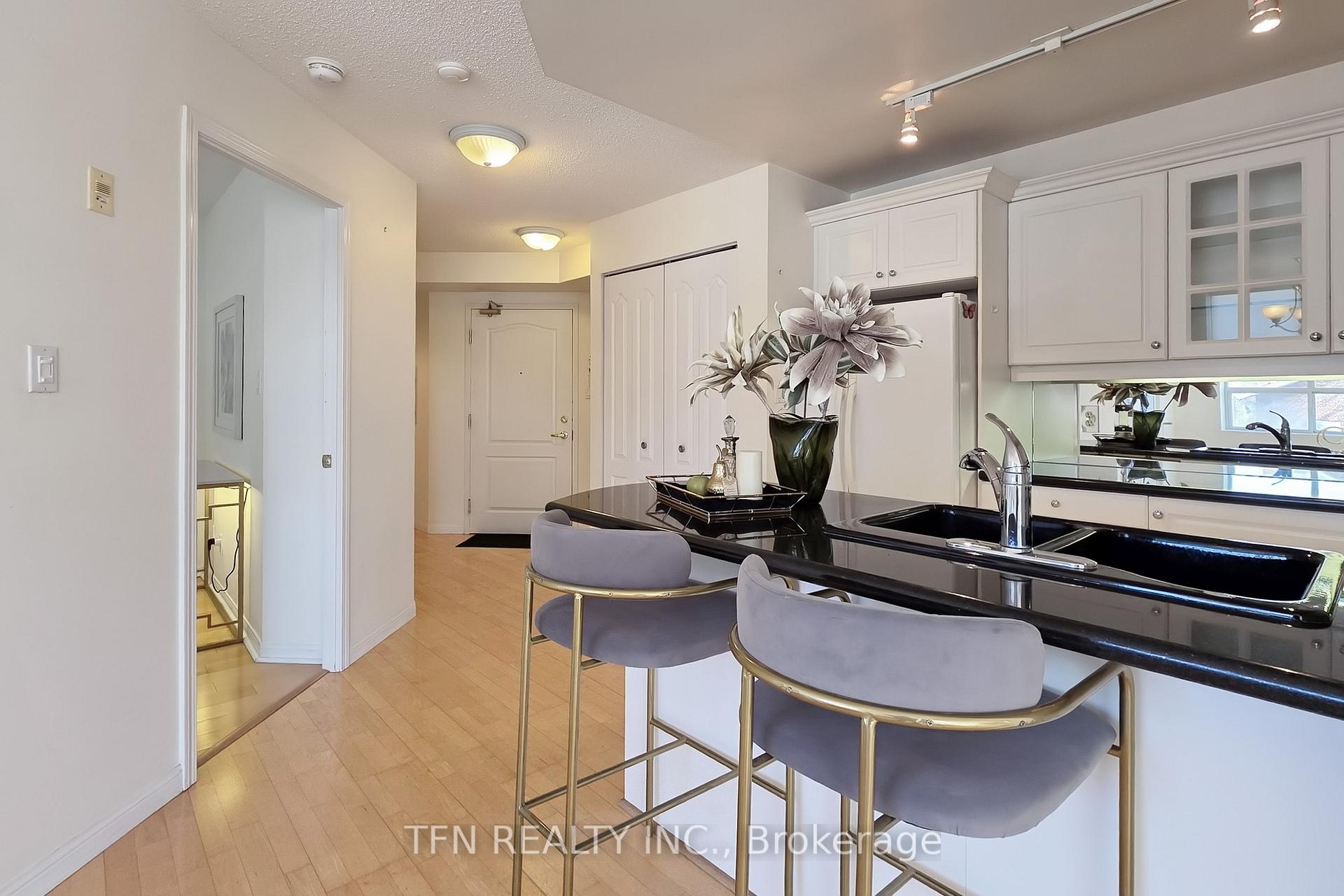3 Bedrooms Condo at 3130 Yonge,  Toronto For sale