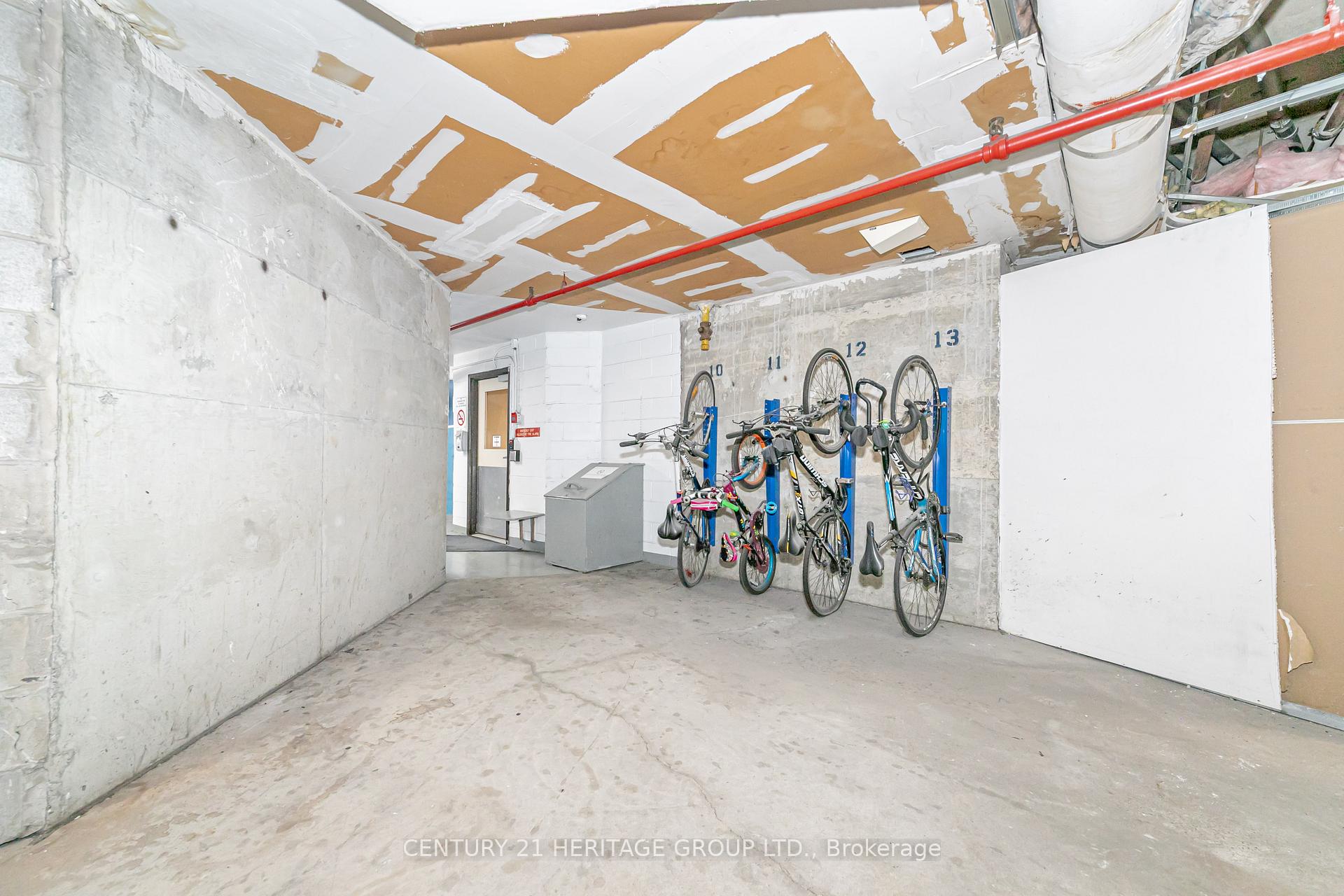 2 Bedrooms Condo at 10 Dean Park, Toronto For sale