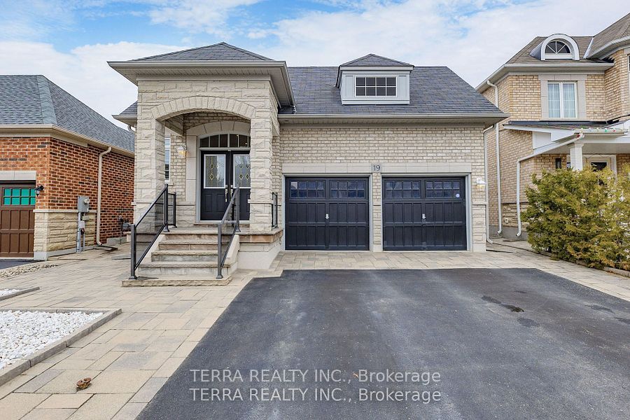 19 Isaiah Drive, Vaughan, ON L4H 0C3