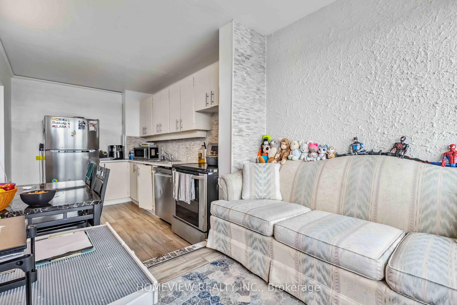 2 Bedrooms Condo at 715 DON MILLS,  Toronto For sale