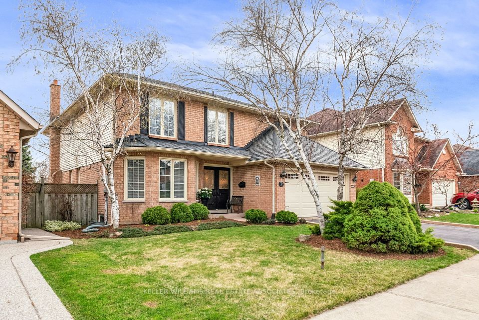 2224 Vista Drive, Burlington, ON L7M 3N5