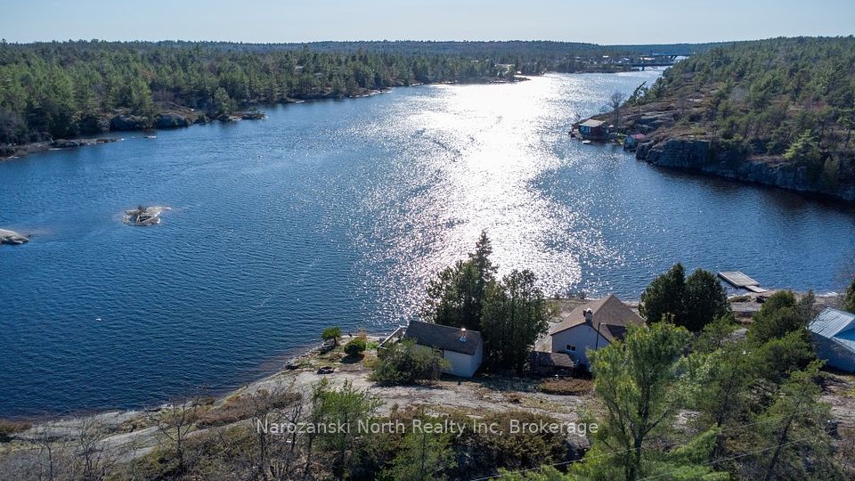 0 Pickerel River