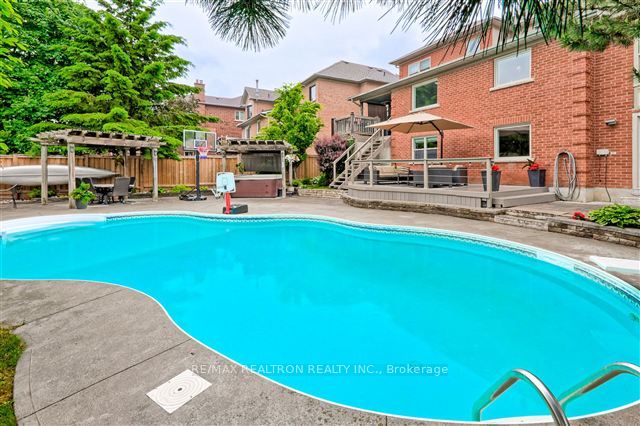 852 Norwick Road