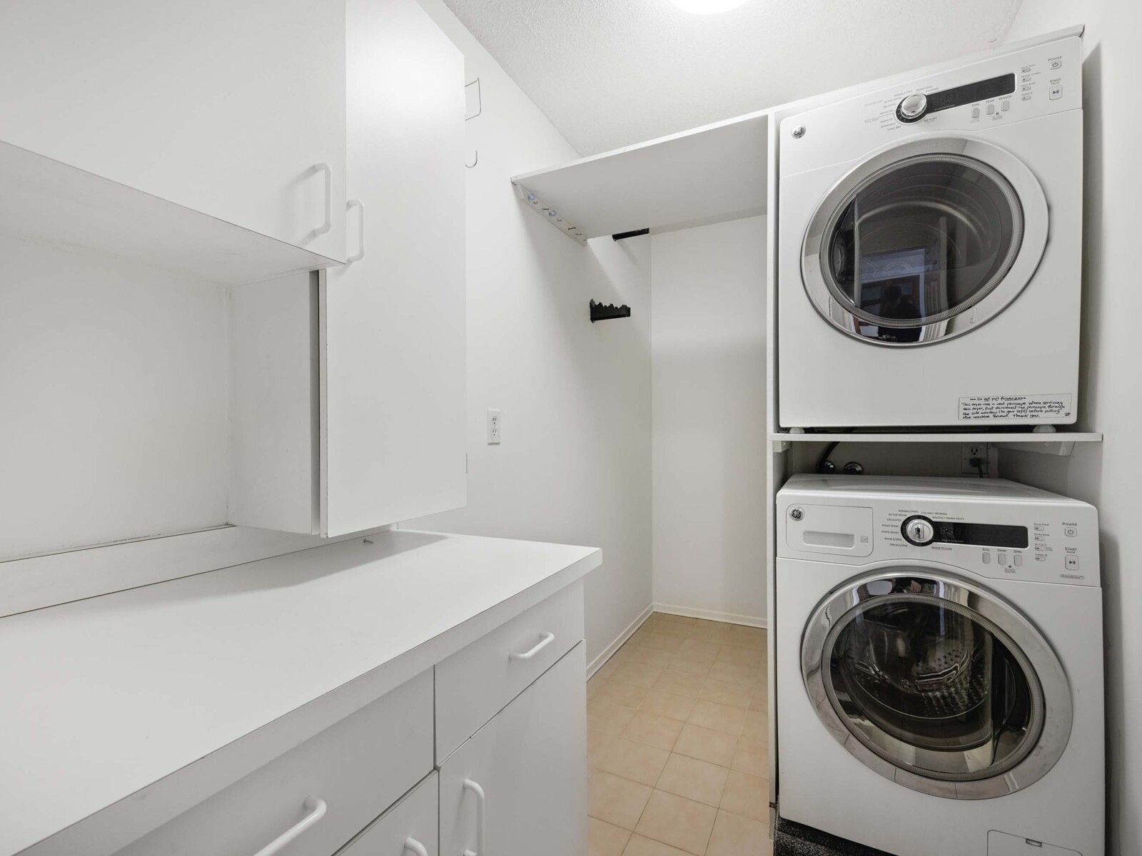 5640 Yonge Street 608