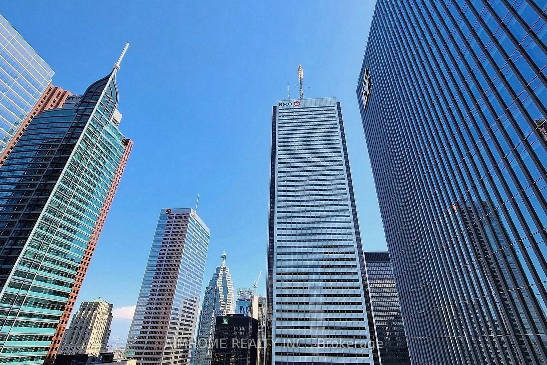 2 Bedrooms Condo at 70 temprance, Toronto For sale