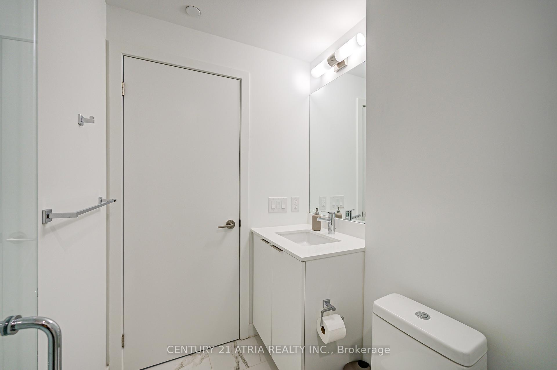 3 Bedrooms Condo at 7 Golden Lion, Toronto For sale