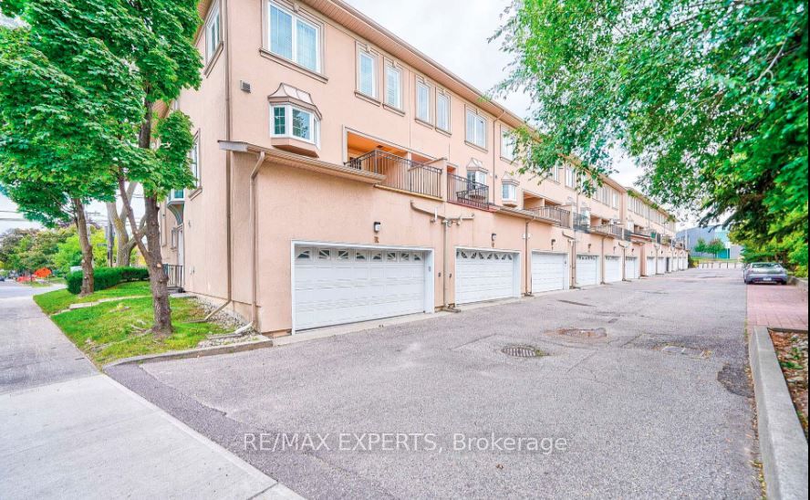 #K - 3348 Bayview Avenue, Toronto, ON M2M 3R9