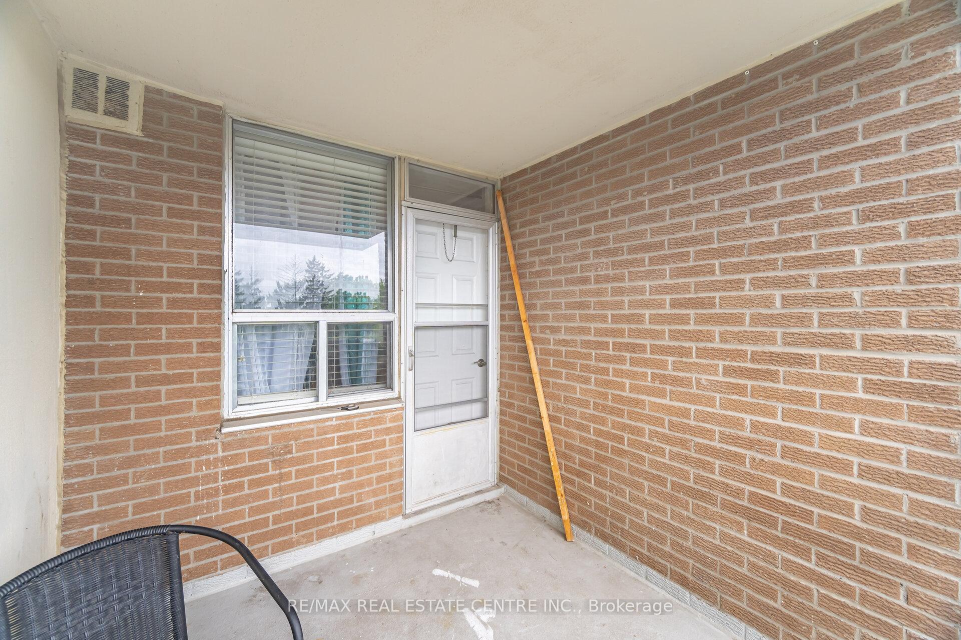 2 Bedrooms Condo at 2825 Islington, Toronto For sale