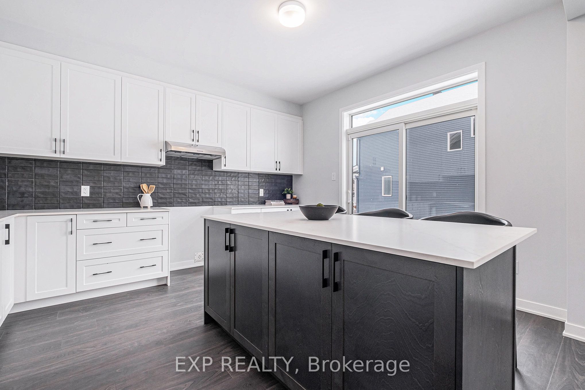 205 Parsnip Mews, Stittsville - Munster - Richmond 8209 - Goulbourn Twp From Franktown Rd/South To Rideau