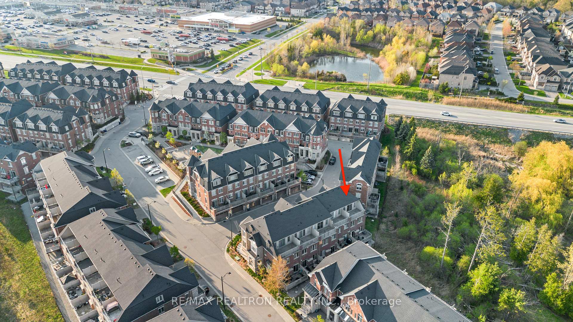 4 Bedrooms Condo at 1331 Major Mackenzie, Vaughan For sale