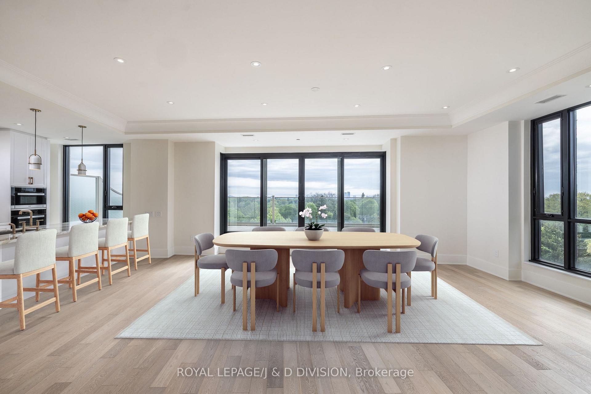 3 Bedrooms Condo at 1 Strathgowan, Toronto For sale