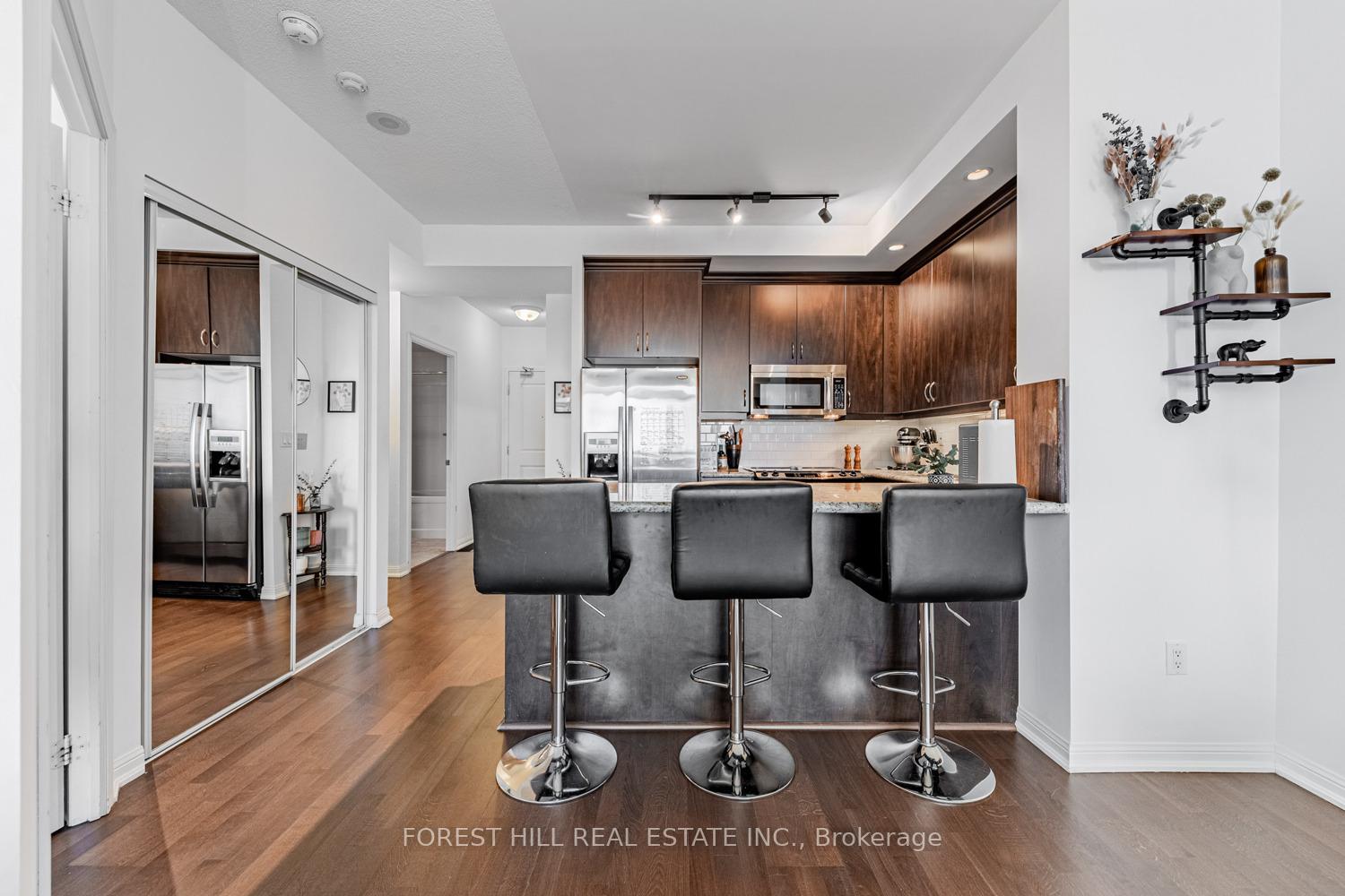 2 Bedrooms Condo at 21 Grand Magazine, Toronto For sale