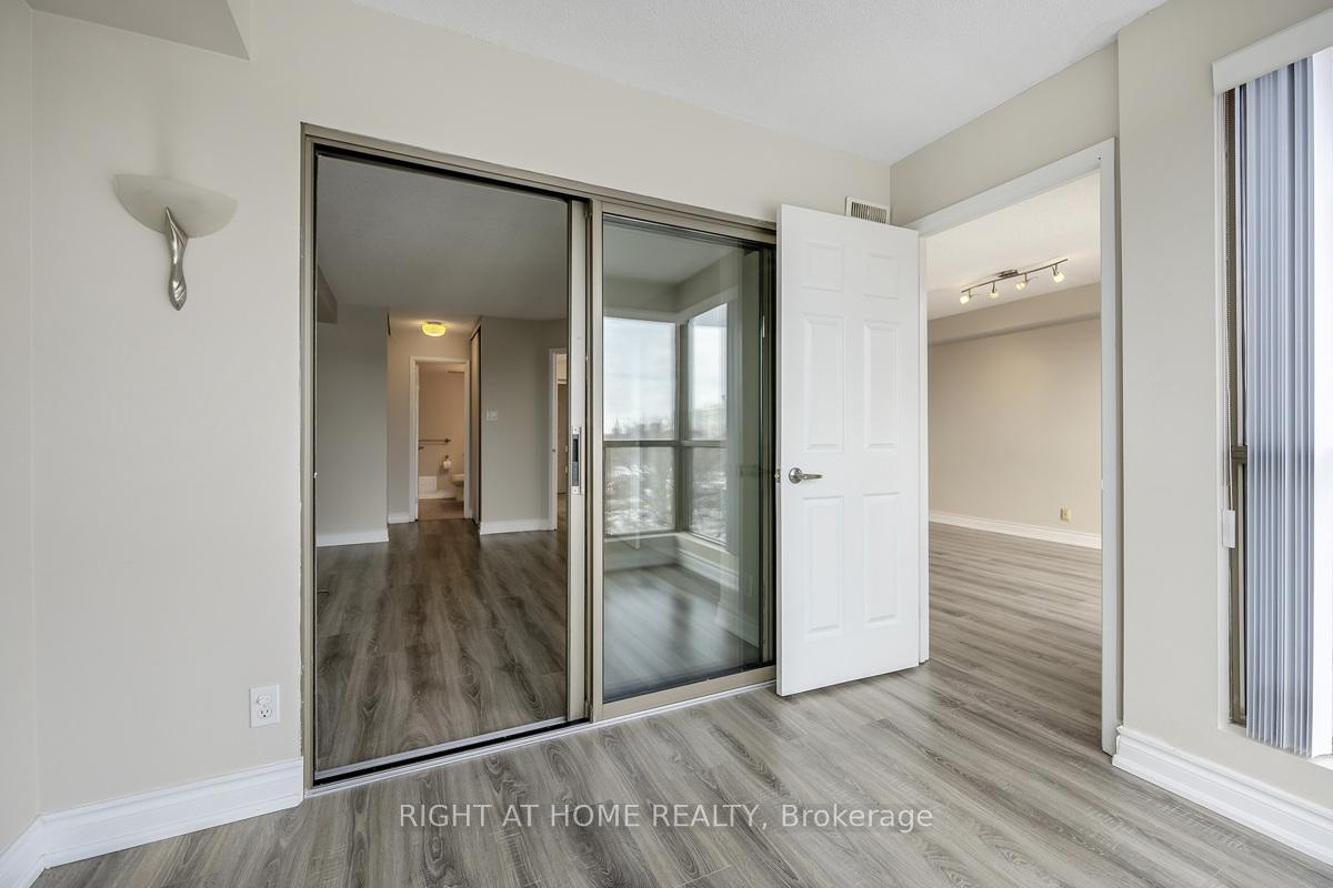 2 Bedrooms Condo at 298 JARVIS,  Toronto For sale