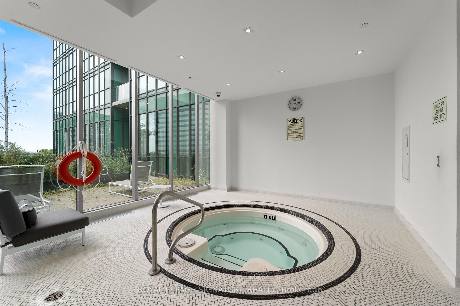 2 Bedrooms Condo at 11 Bogert, Toronto For sale