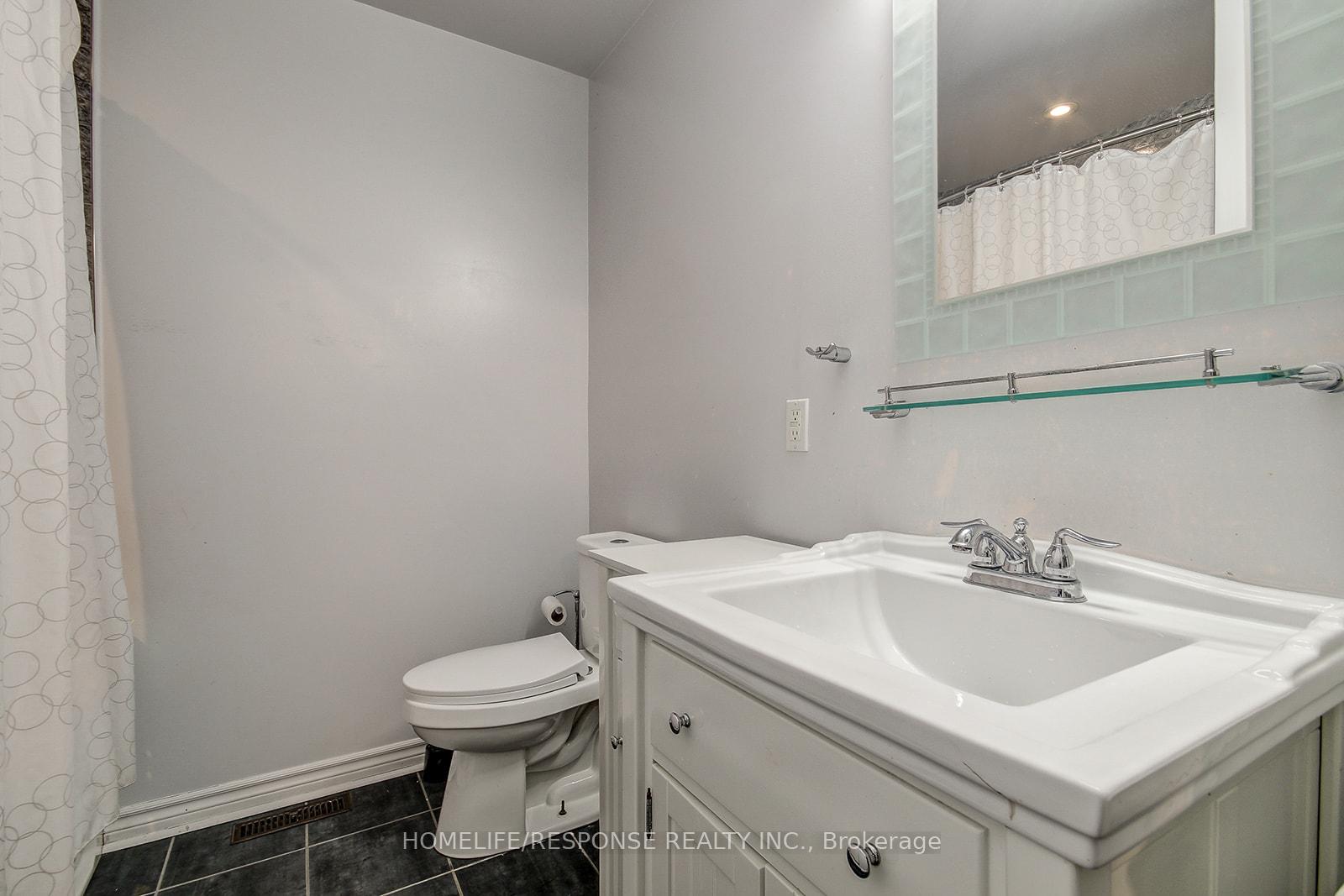 3 Bedrooms Condo at 2120 RATHBURN, Mississauga For sale