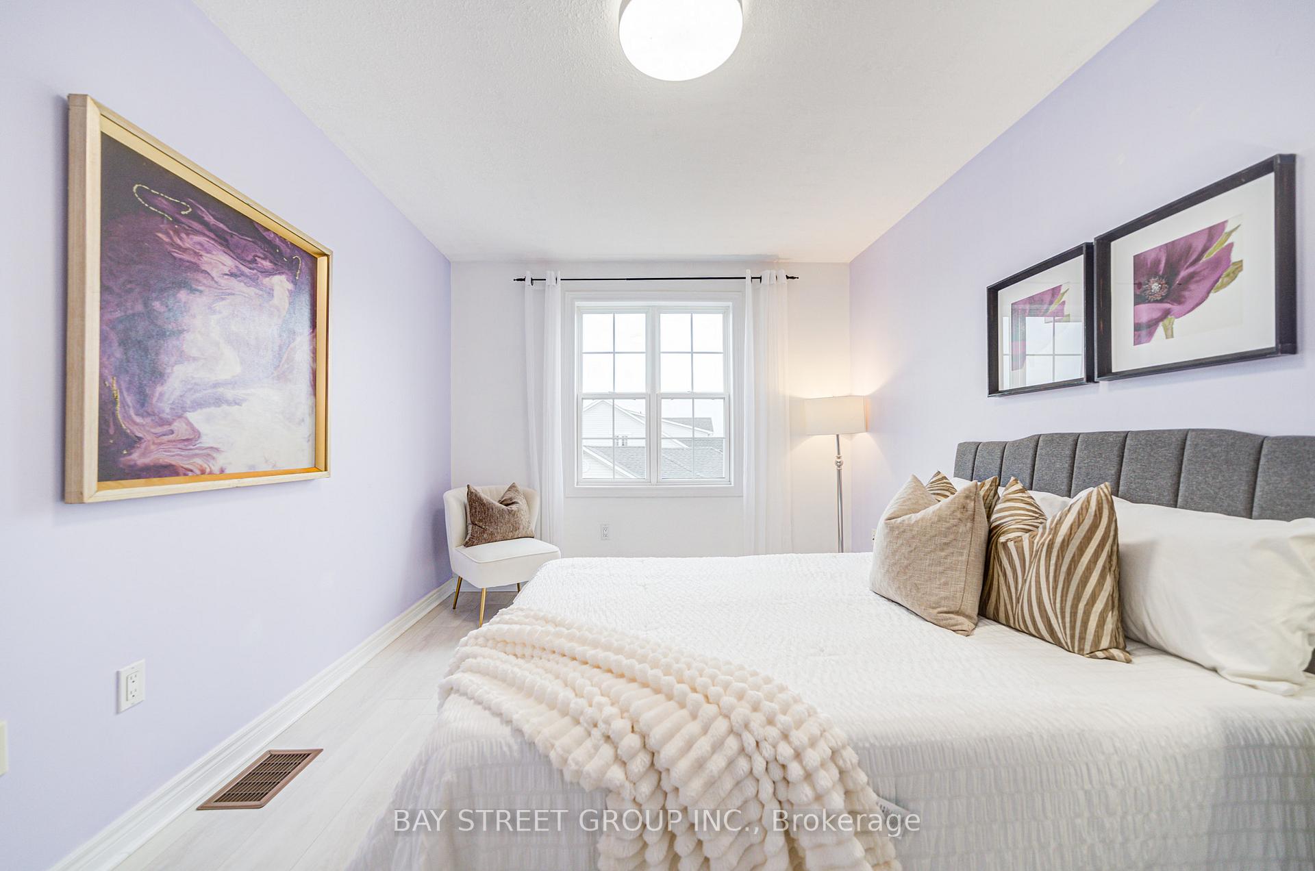 2 Bedrooms Condo at 1085 Harrogate, Hamilton For sale