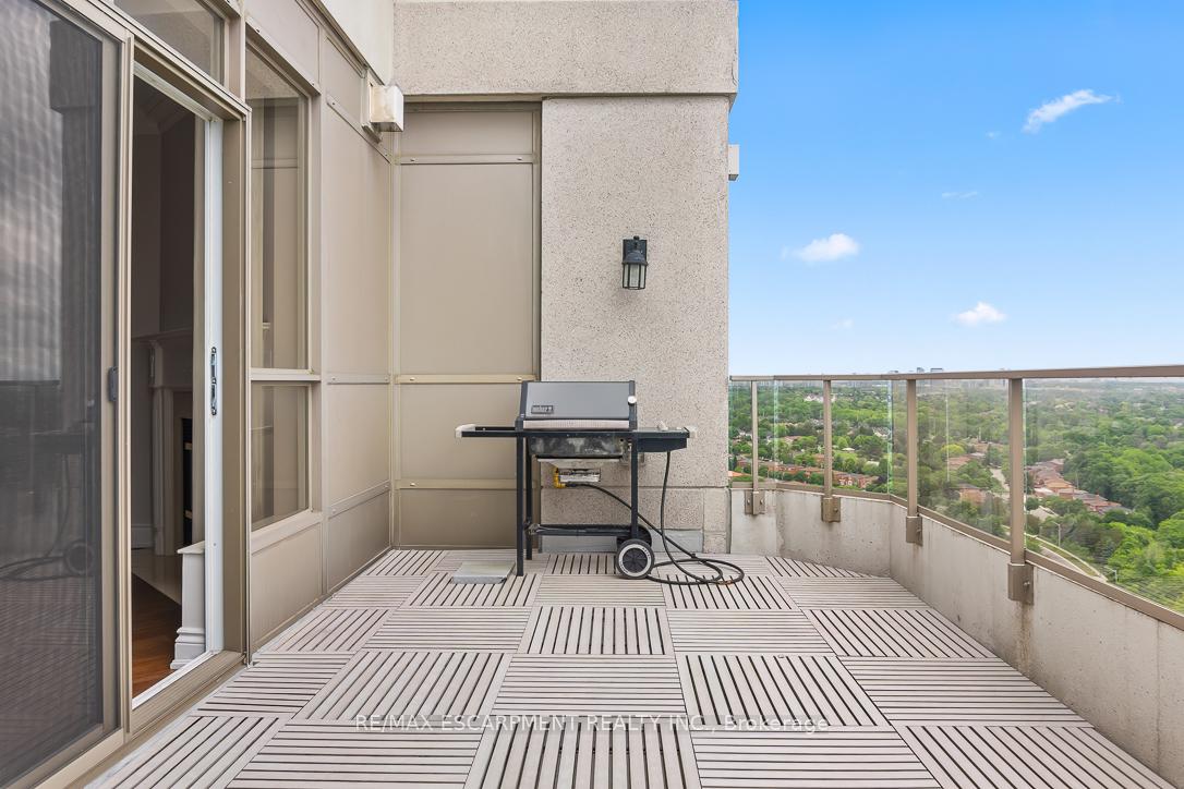1 Bedroom Condo at 1900 The Collegeway, Mississauga For sale