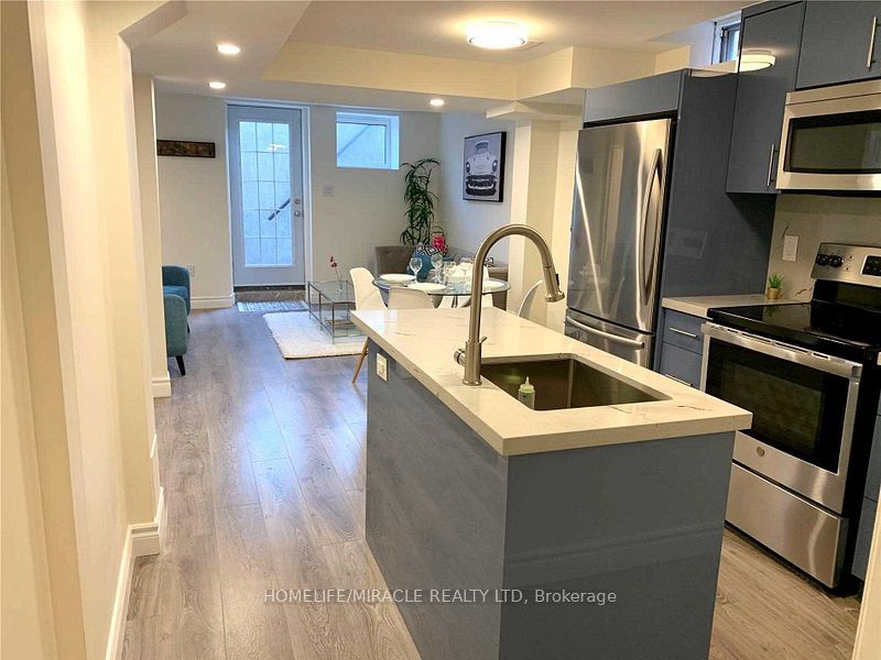3966 Worthview