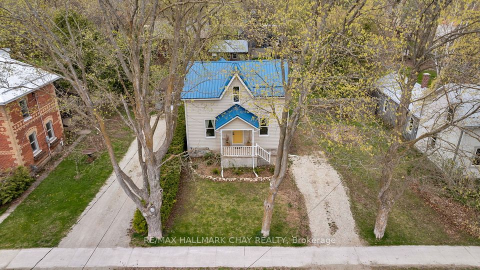 4 Wellington Street, Clearview, ON L0M 1G0
