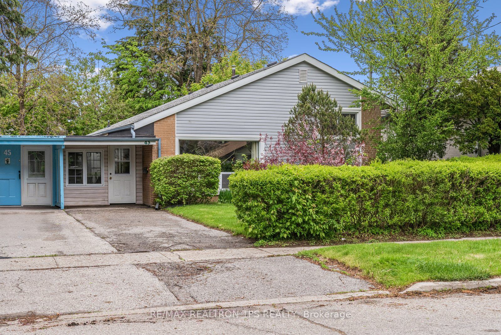 43 Gondola Crescent