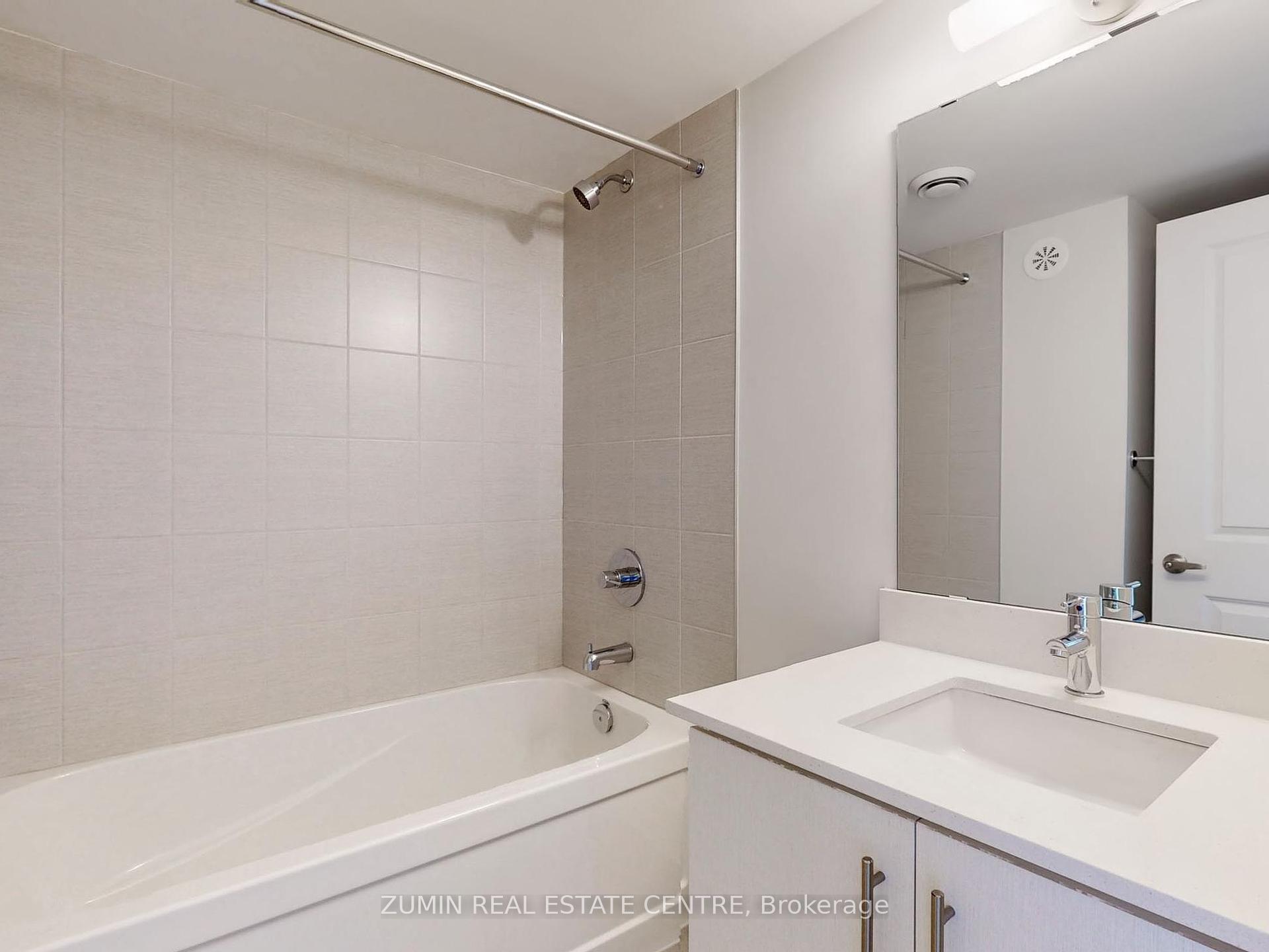 2 Bedrooms Condo at 349 Wheat Boom, Oakville For sale