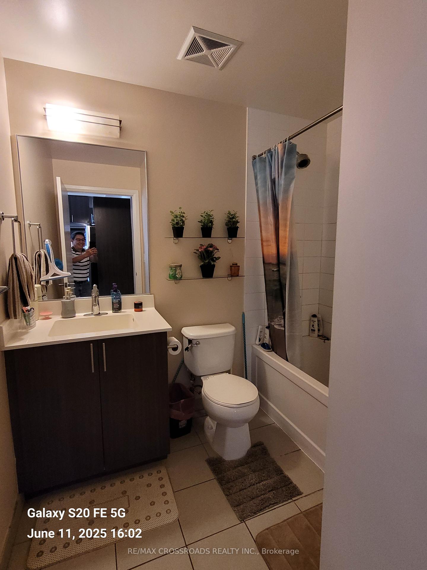 2 Bedrooms Condo at 17 Kenaston, Toronto For sale