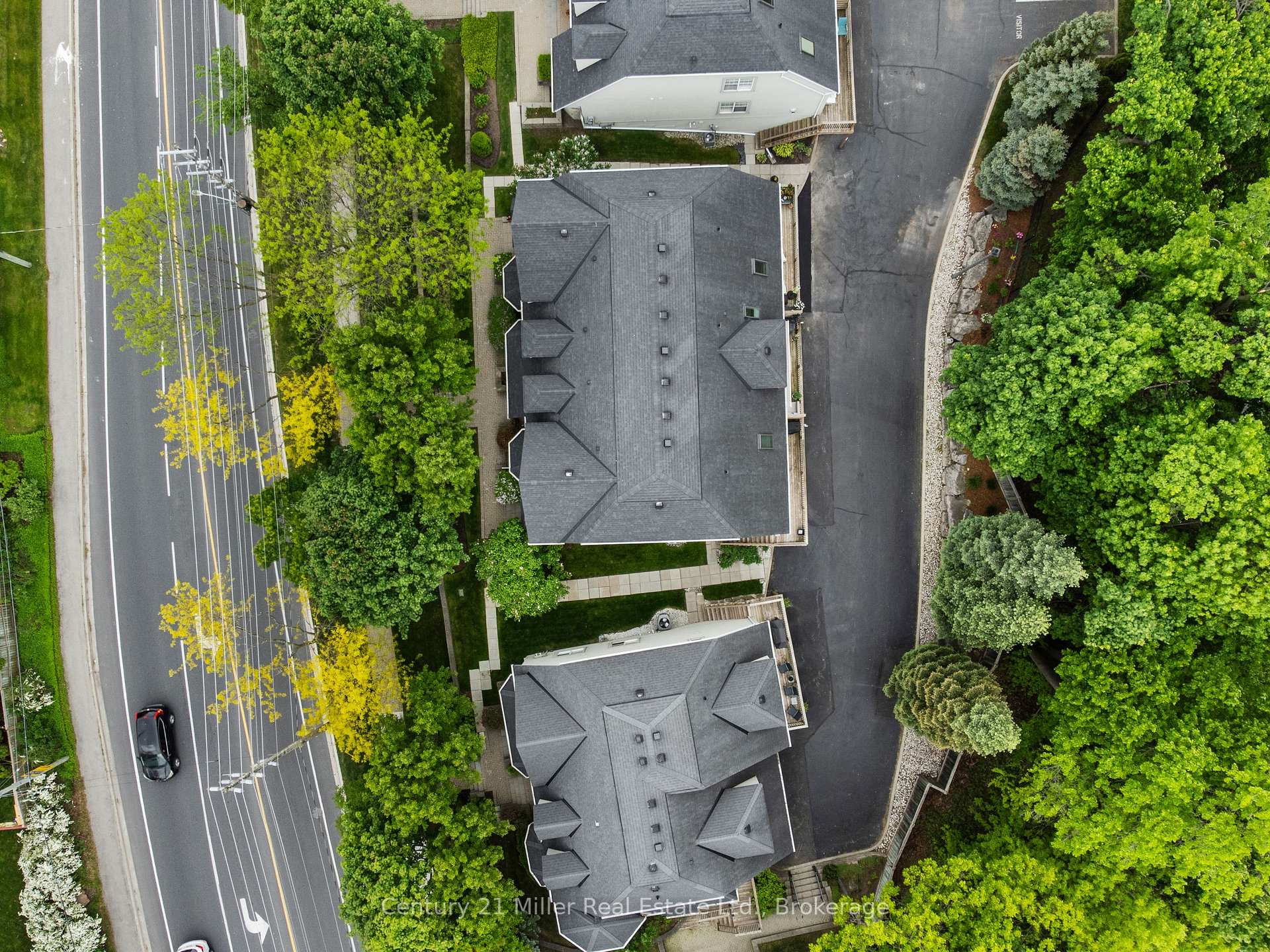 2 Bedrooms Condo at 1061 North Shore, Burlington For sale