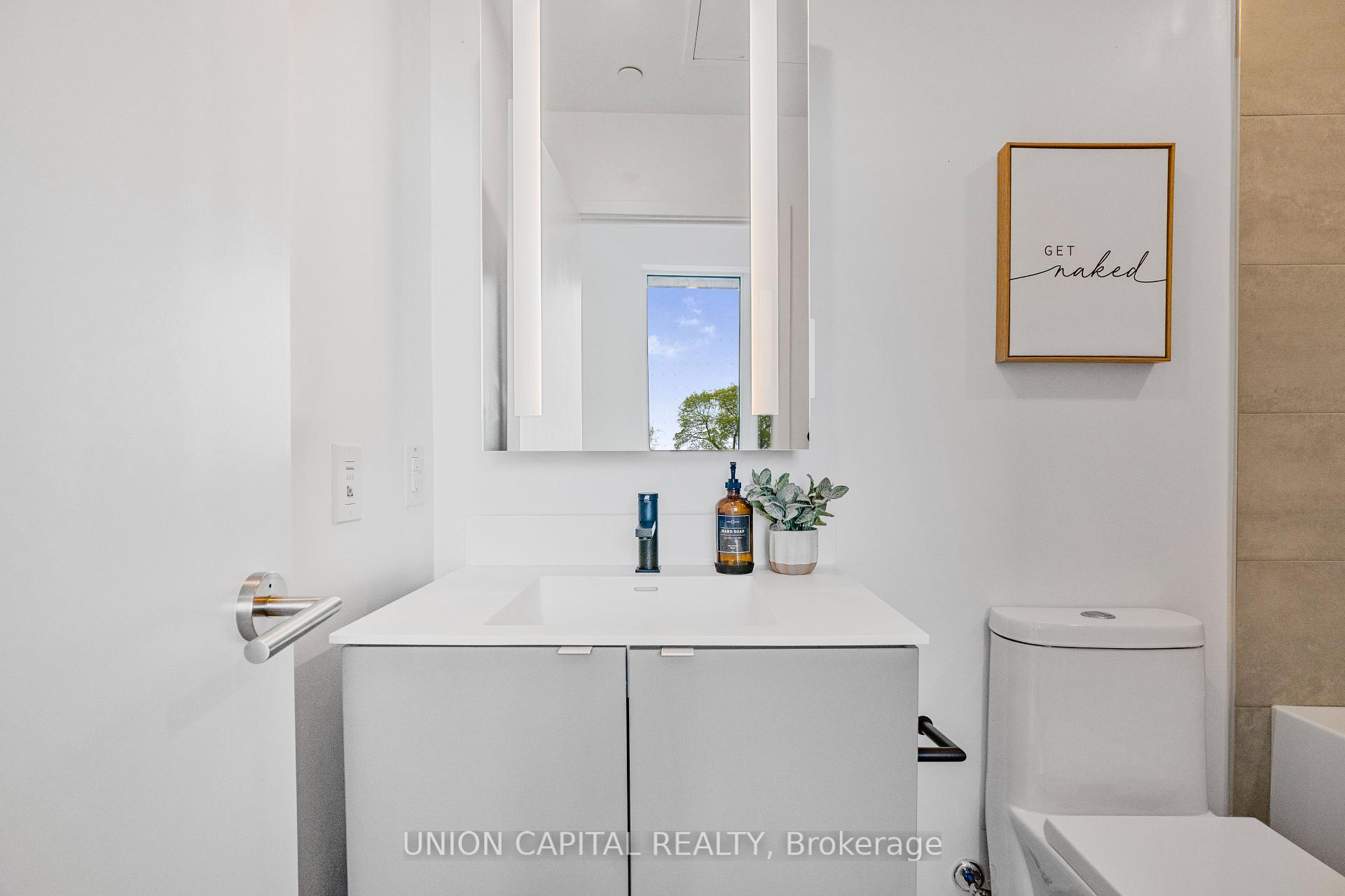 2 Bedrooms Condo at 500 Dupont,  Toronto For sale