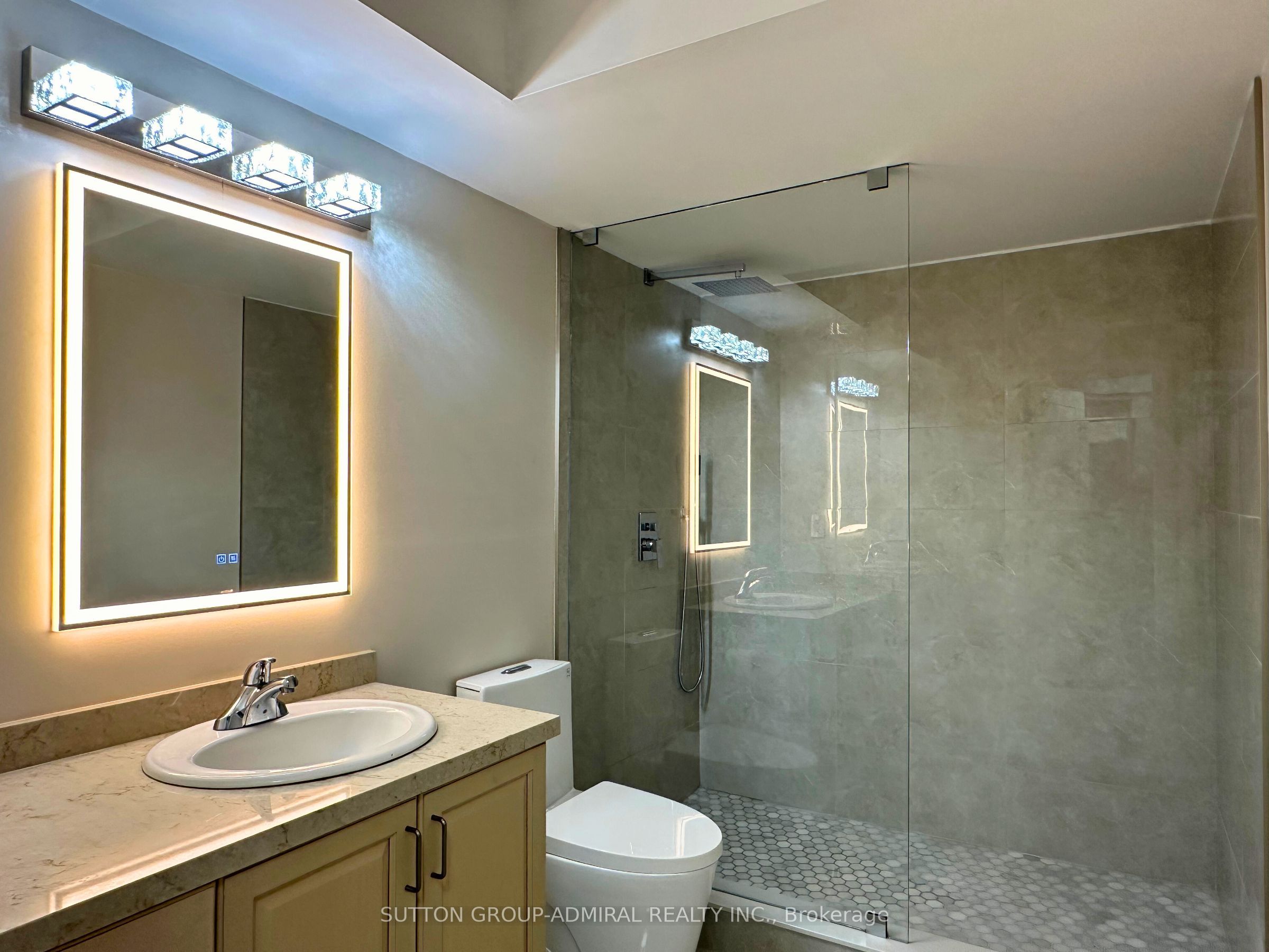 266 Lawrence Avenue E, #Lower