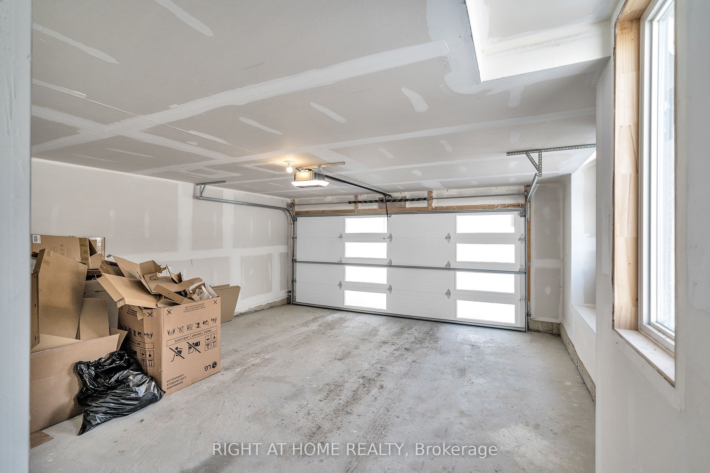 595 Port Darlington Road, Clarington, ON L1C 7G1