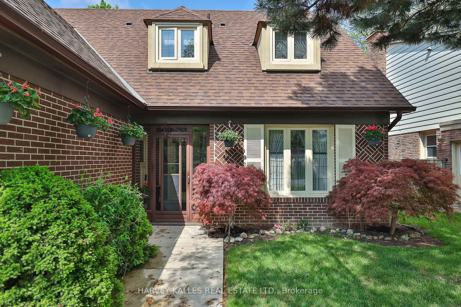 28 Waggoners Wells Lane